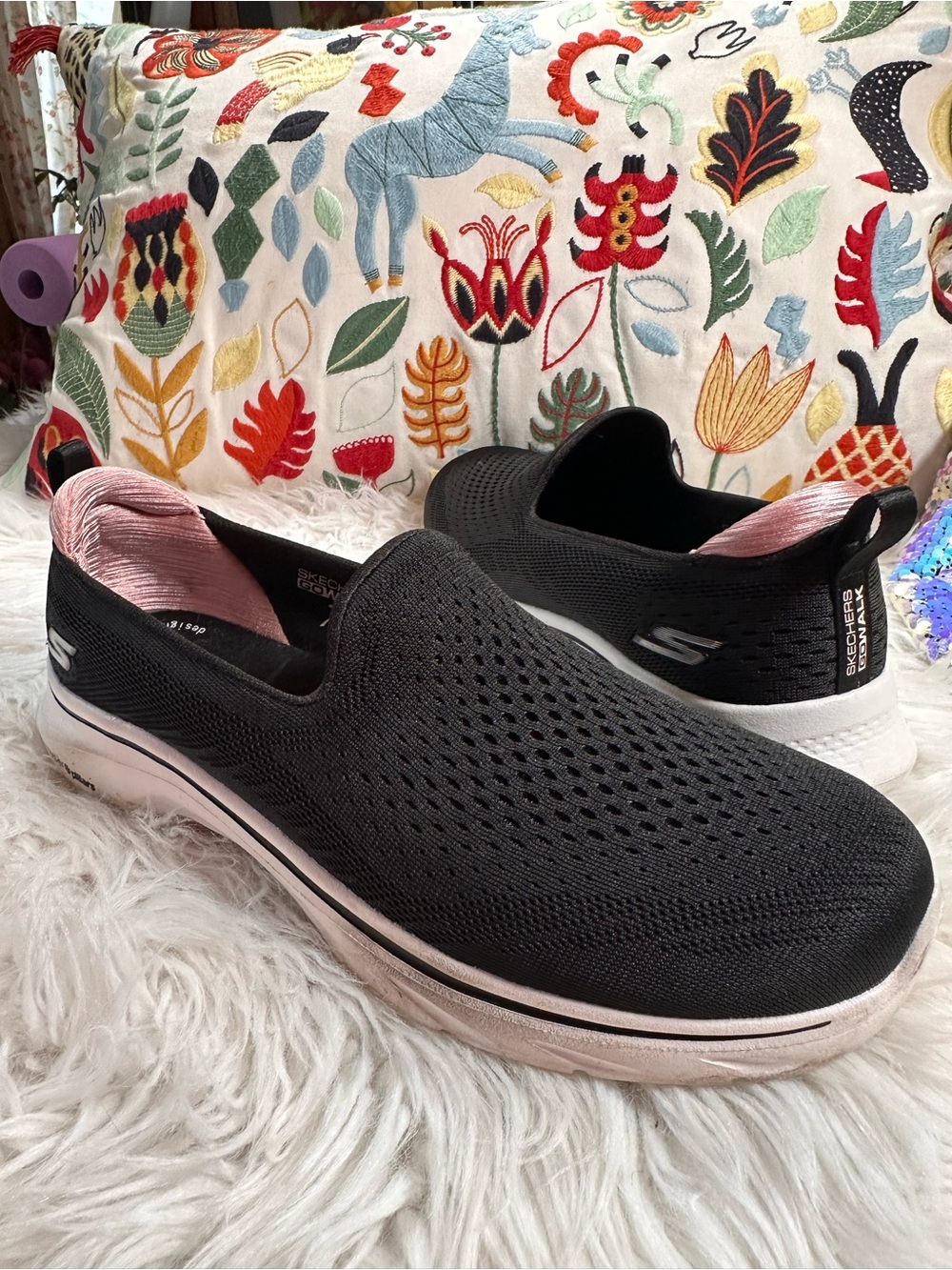 Skechers • Go Walk 7 Lightweight Slip On Sneakers - Picture 5 of 12